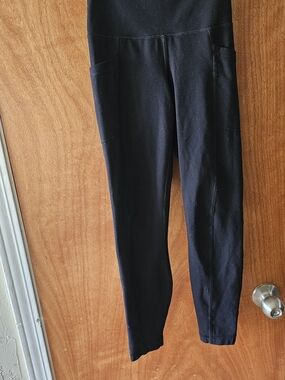 Yogalicious Black High-Rise Pocket Leggings